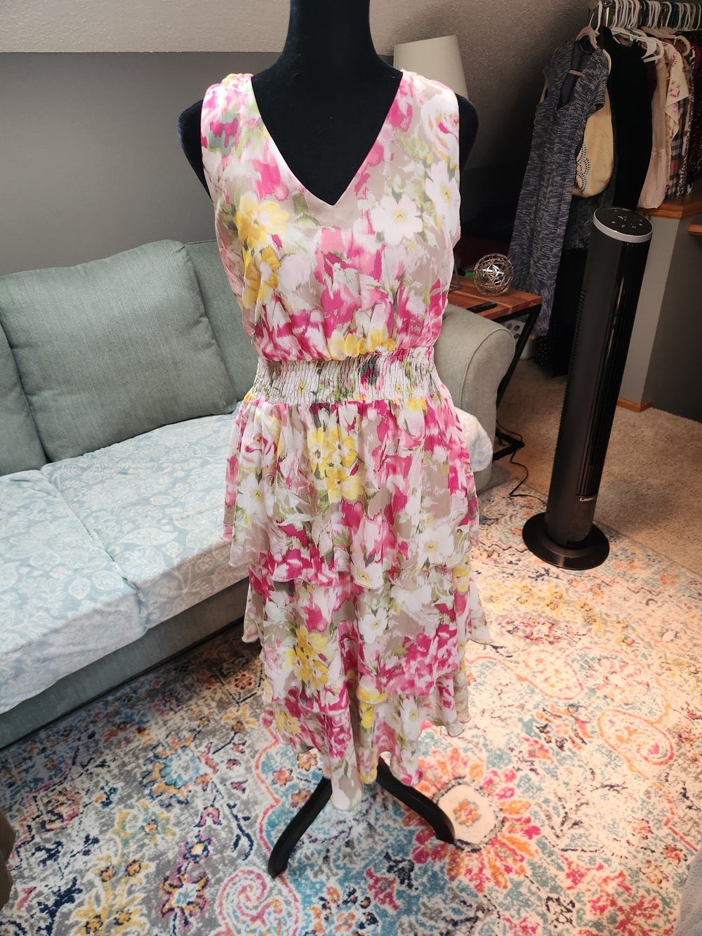 Enfocus Studio Floral V-Neck Sleeveless Midi Dress in Pink and Yellow Size 4